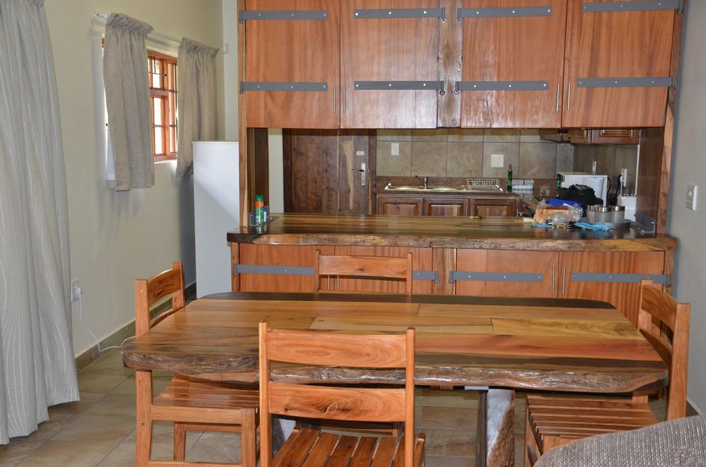 Stoep At Steenbok Self Catering Komatipoort Extérieur photo